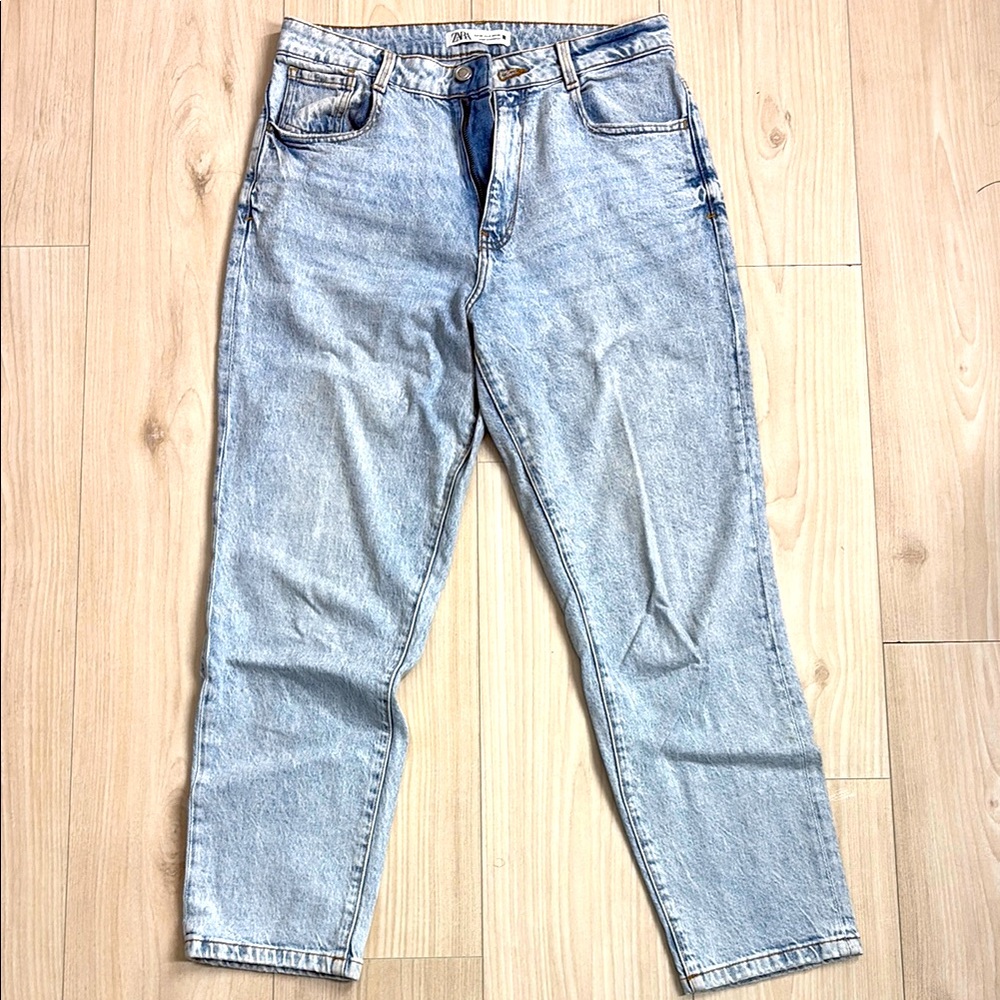 Women’s Zara Light Wash Jeans Size 8